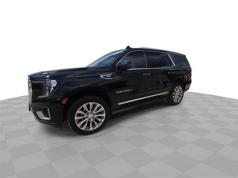 Used 2022 GMC Yukon Denali w/ Denali Premium Package AWD/4WD image 4