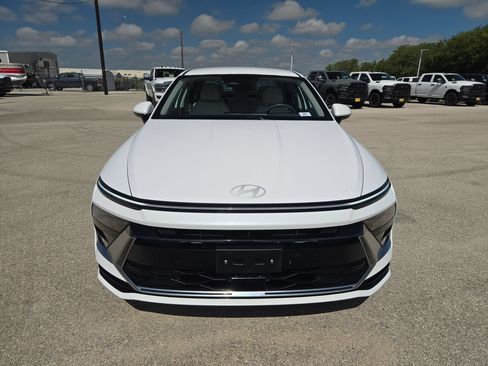 Used 2025 Hyundai Sonata SEL FWD image 8