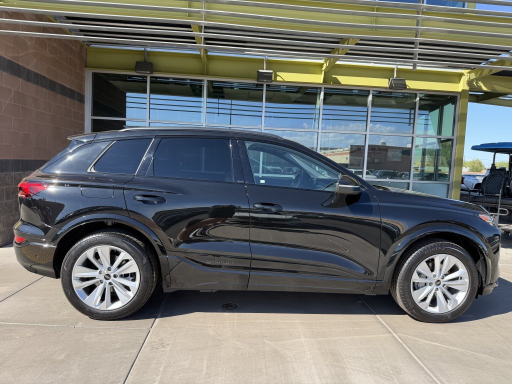 Used 2025 Audi Q6 e-tron Premium Plus w/ Premium Plus RWD image 9