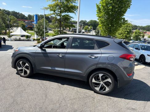 Used 2016 Hyundai Tucson Limited w/ Option Group 03 FWD image 8
