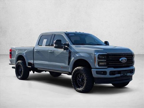 Used 2025 Ford F350 Platinum AWD/4WD image 3