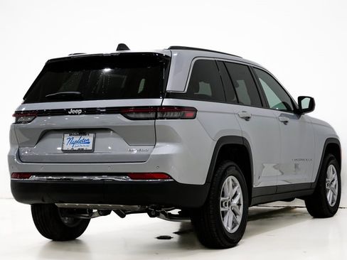 New 2025 Jeep Grand Cherokee 4WD image 7