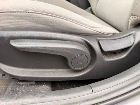 Used 2018 Hyundai Elantra SE FWD image 18