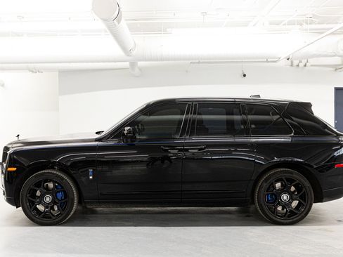 Certified 2023 Rolls-Royce Cullinan Black Badge image 2