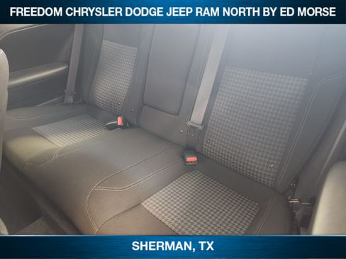 Used 2022 Dodge Challenger SXT RWD image 19