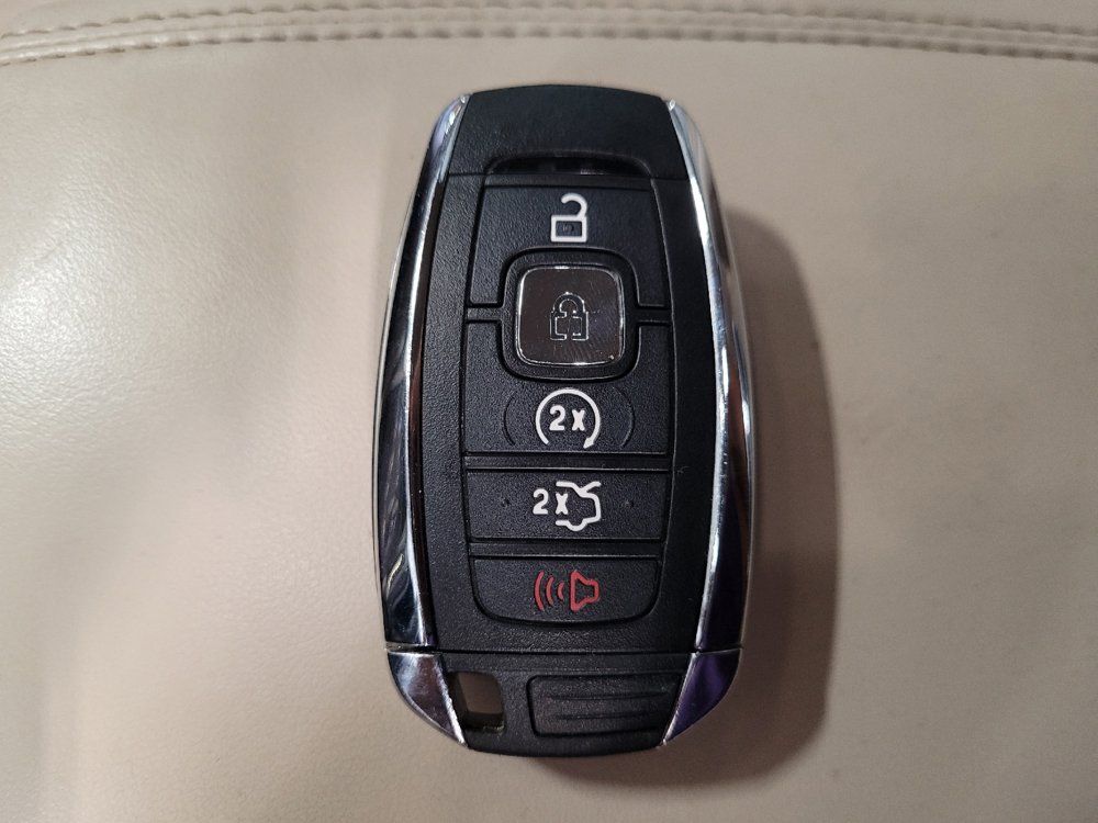 Used 2017 Lincoln MKC Select w/ Select Plus Package FWD image 32