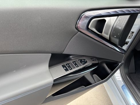 Used 2026 BMW X3 xDrive30 w/ Premium Package image 13