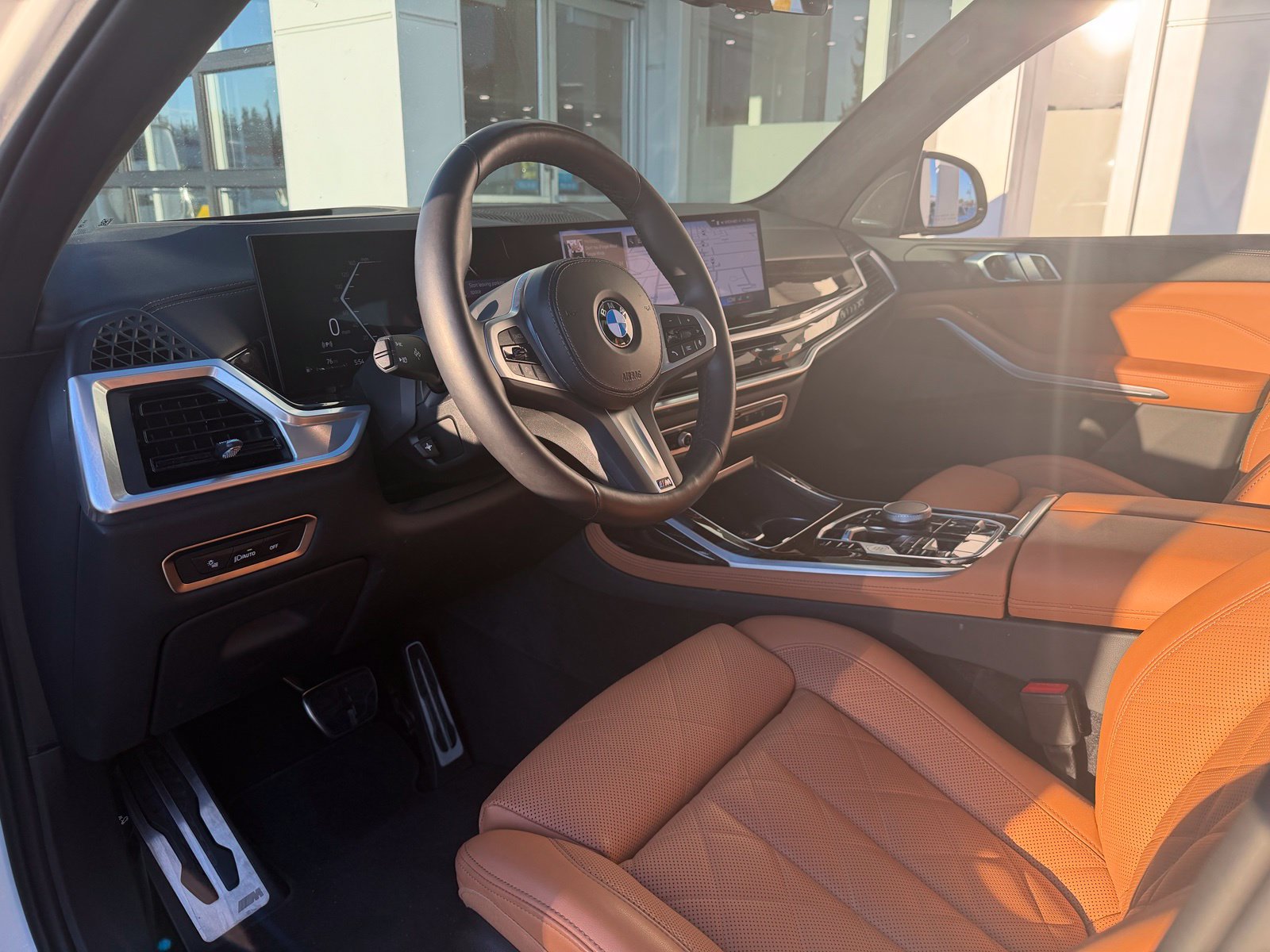 Used 2024 BMW X7 xDrive40i w/ M Sport Package AWD/4WD image 14