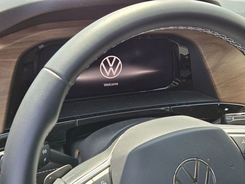Used 2024 Volkswagen Atlas SE FWD image 6