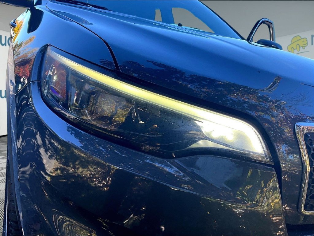 Used 2019 Jeep Cherokee Limited AWD/4WD image 32