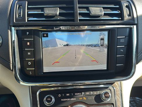 Used 2017 Lincoln Continental Reserve w/ Climate Package image 15