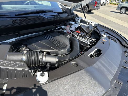 Used 2025 Buick Enclave Preferred FWD image 22
