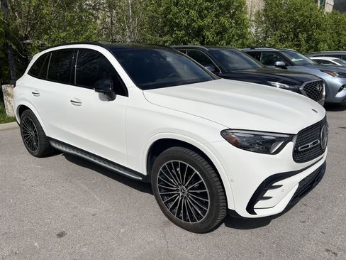 Used 2023 Mercedes-Benz GLC 300 4MATIC image 2