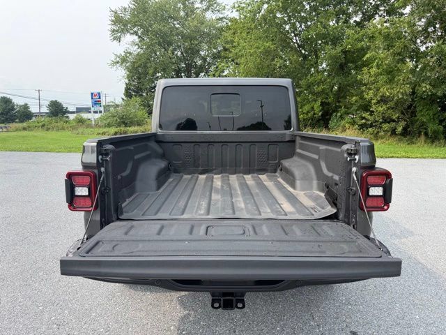Used 2024 Jeep Gladiator Mojave AWD/4WD image 19