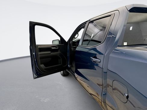 Used 2023 Chevrolet Silverado 1500 LT AWD/4WD image 9