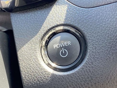 Used 2025 Toyota Camry SE w/ Convenience Package FWD image 27