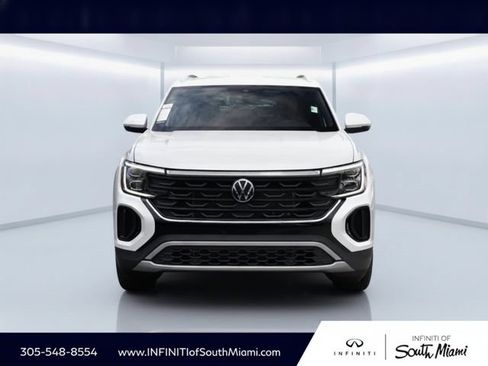 Used 2026 Volkswagen Atlas Cross Sport SE FWD image 2