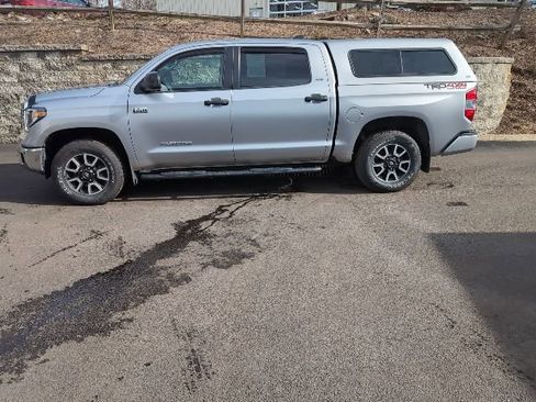 Used 2020 Toyota Tundra SR5 w/ TRD Off-Road Package image 6