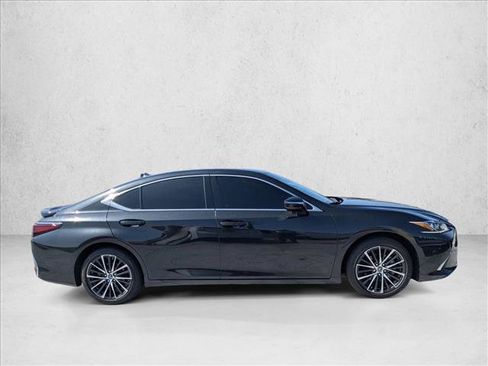 Used 2025 Lexus ES 300h w/ Premium Package FWD image 4