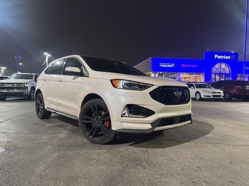 Used 2019 Ford Edge ST w/ Equipment Group 401A image 3
