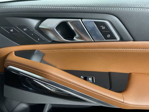 Certified 2023 BMW X6 xDrive40i w/ Executive Package image 17