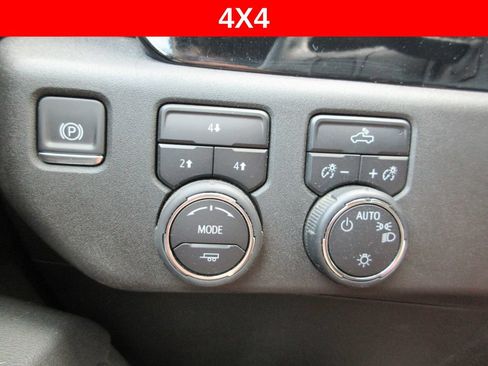 Certified 2025 Chevrolet Silverado 2500 LT AWD/4WD image 30