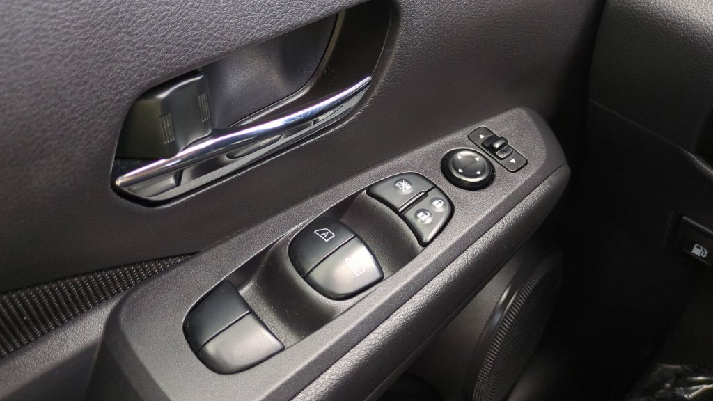 Certified 2023 Nissan Kicks SV FWD image 17
