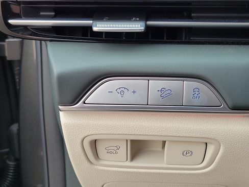 Certified 2026 Genesis GV80 2.5T Advanced AWD/4WD image 12