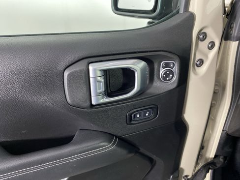 Used 2022 Jeep Wrangler Unlimited Sahara w/ Cold Weather Group image 16