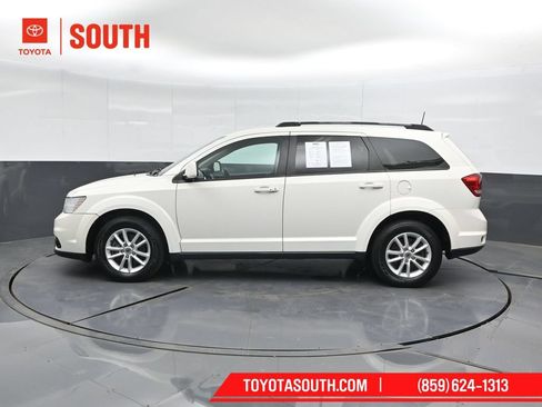 Used 2019 Dodge Journey SE FWD image 7