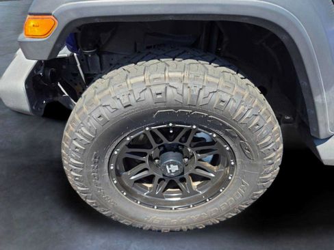 Used 2020 Jeep Wrangler Sport AWD/4WD image 9