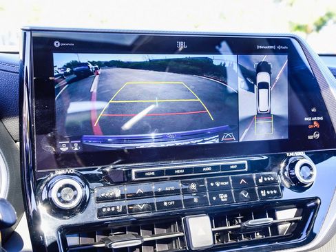 Certified 2022 Toyota Highlander Platinum image 31