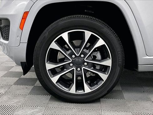 Used 2021 Jeep Grand Cherokee L Overland image 9