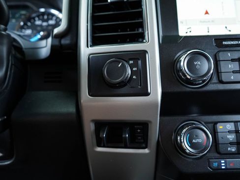 Used 2019 Ford F250 Lariat w/ Lariat Value Package AWD/4WD image 29