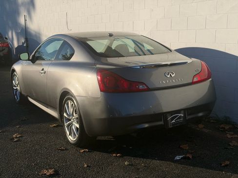 Used 2011 INFINITI G37 Journey w/ Premium Pkg image 4