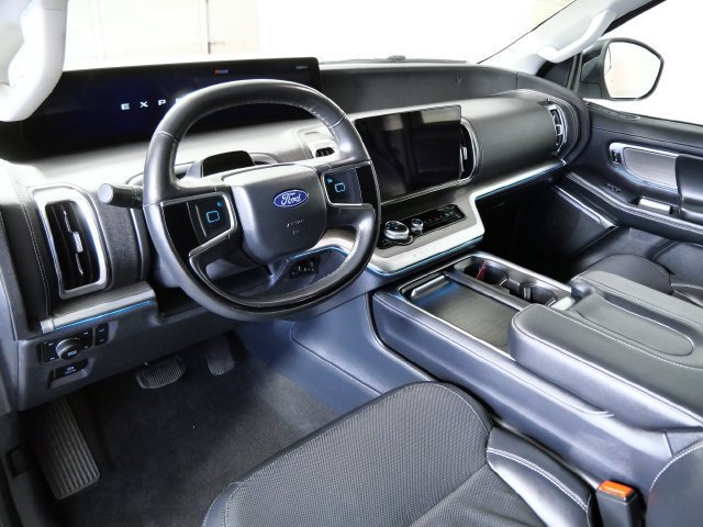 Certified 2025 Ford Expedition Max Platinum AWD/4WD image 5