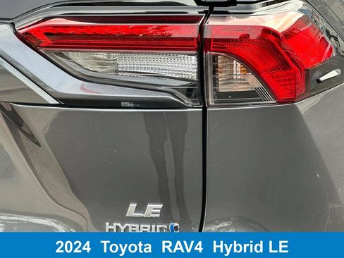Used 2024 Toyota RAV4 LE AWD/4WD image 33