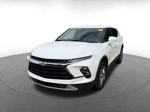 Used 2026 Chevrolet Blazer LT FWD image 8