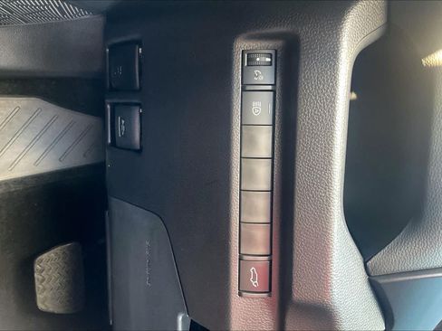 Used 2025 Toyota RAV4 XLE w/ Convenience Package FWD image 34