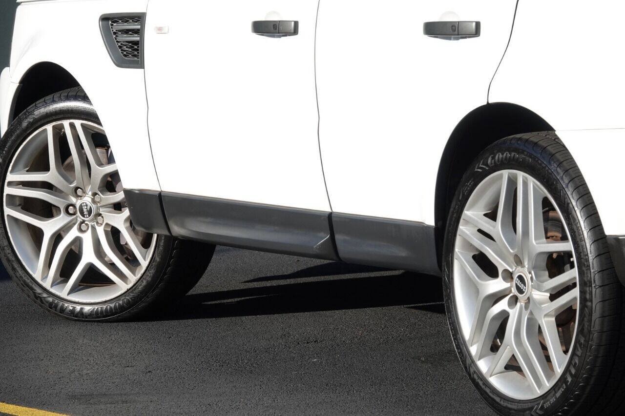 Used 2011 Land Rover Range Rover Sport Supercharged AWD/4WD image 18