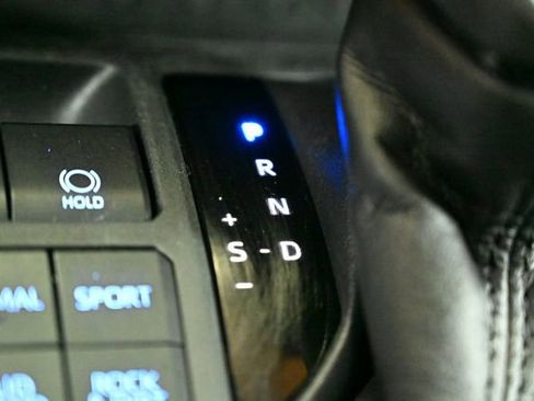 Used 2022 Toyota RAV4 LE image 25