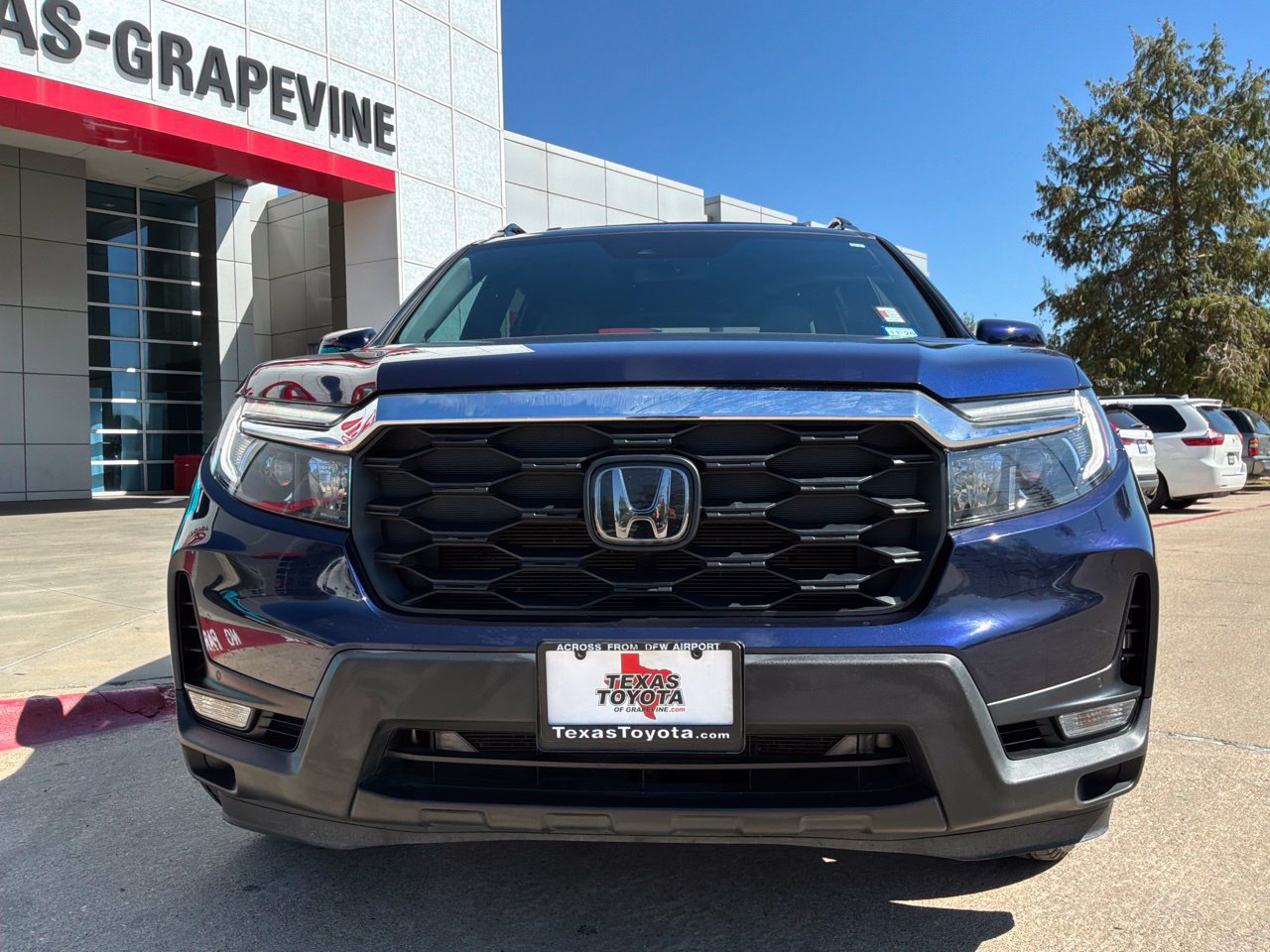 Used 2025 Honda Passport EX-L image 3