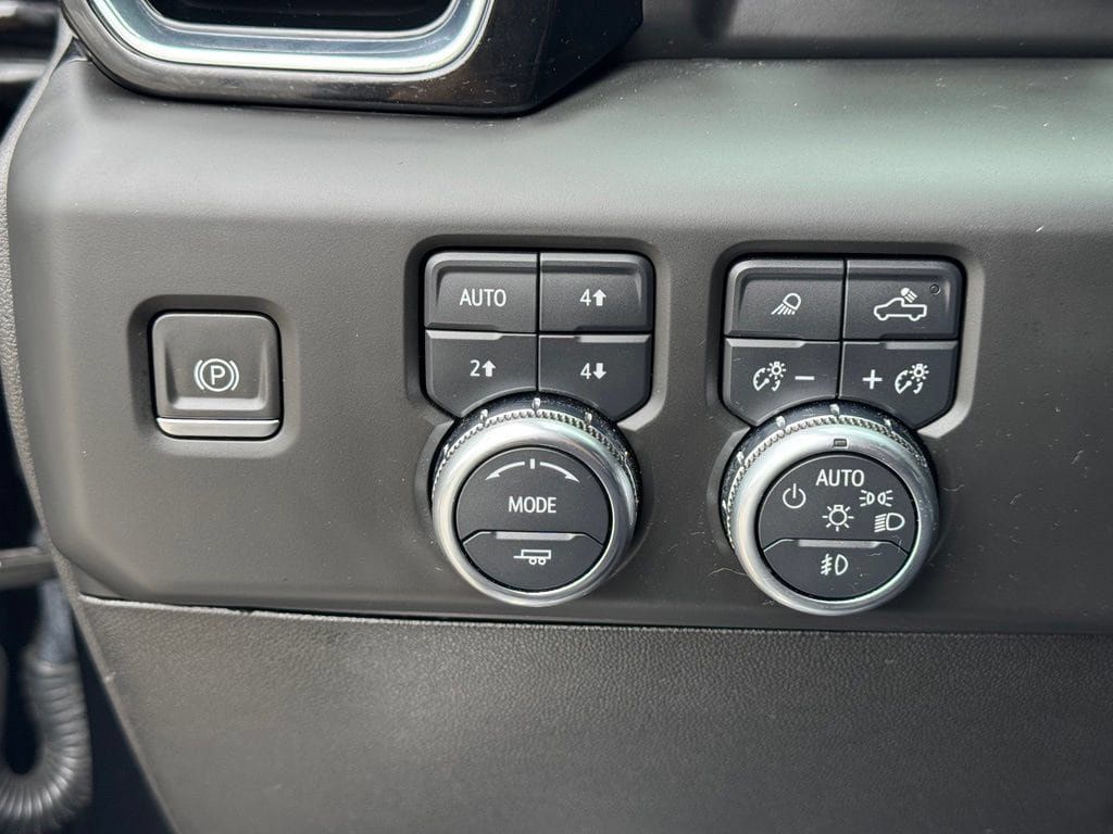 Used 2024 GMC Sierra 1500 Denali w/ Technology Package AWD/4WD image 20