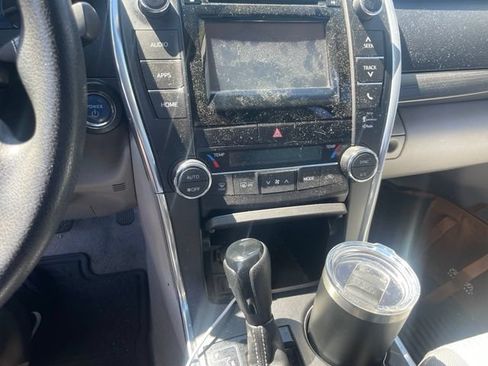 Used 2015 Toyota Camry LE FWD image 31