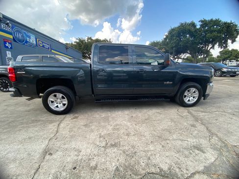 Used 2018 Chevrolet Silverado 1500 LT w/ LT Eassist Package RWD image 9