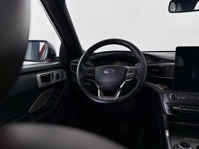Used 2020 Ford Explorer Platinum w/ Premium Technology Package AWD/4WD image 11