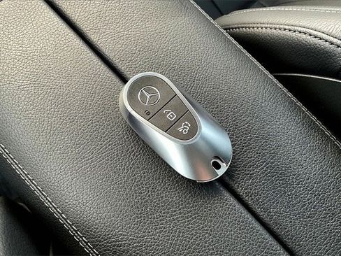 Certified 2025 Mercedes-Benz CLE 300 4MATIC Coupe image 38