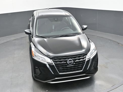 Certified 2025 Nissan Kicks Play S image 29