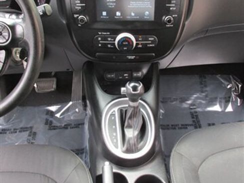 Used 2019 Kia Soul + FWD image 21
