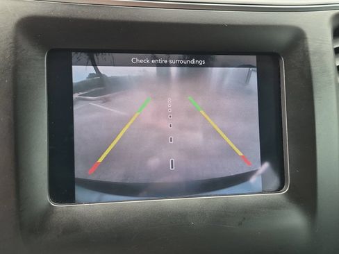 Used 2019 Jeep Cherokee Latitude w/ Popular Appearance Group FWD image 17